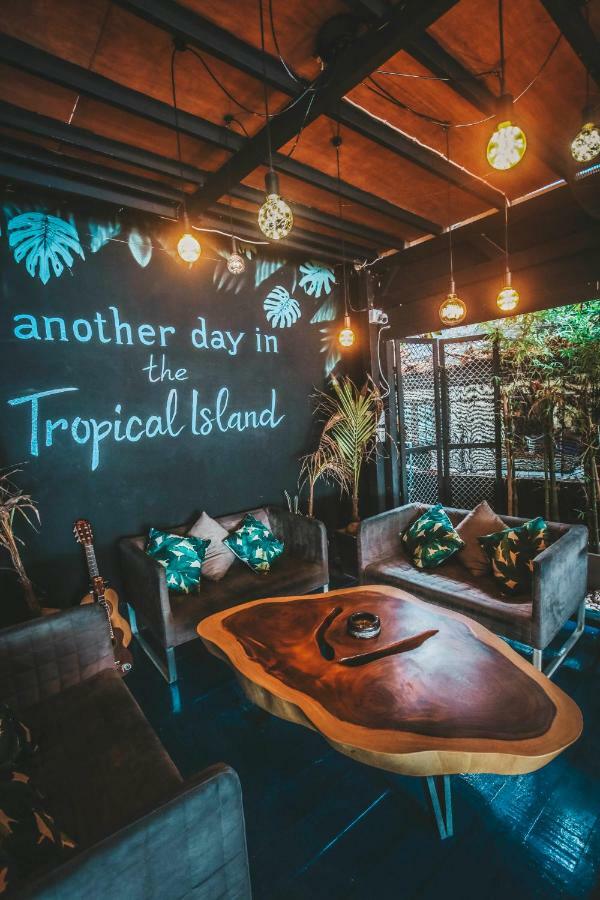 Dpm Koh Tao Diving Hotel & Bar Exterior photo